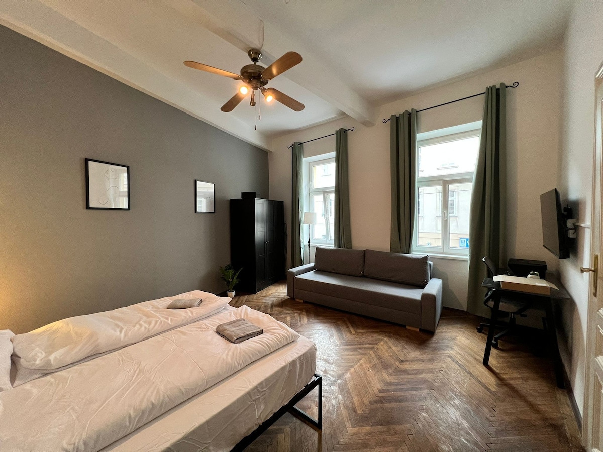 Central 1BR Apt. Near The Danube & Prater Stern