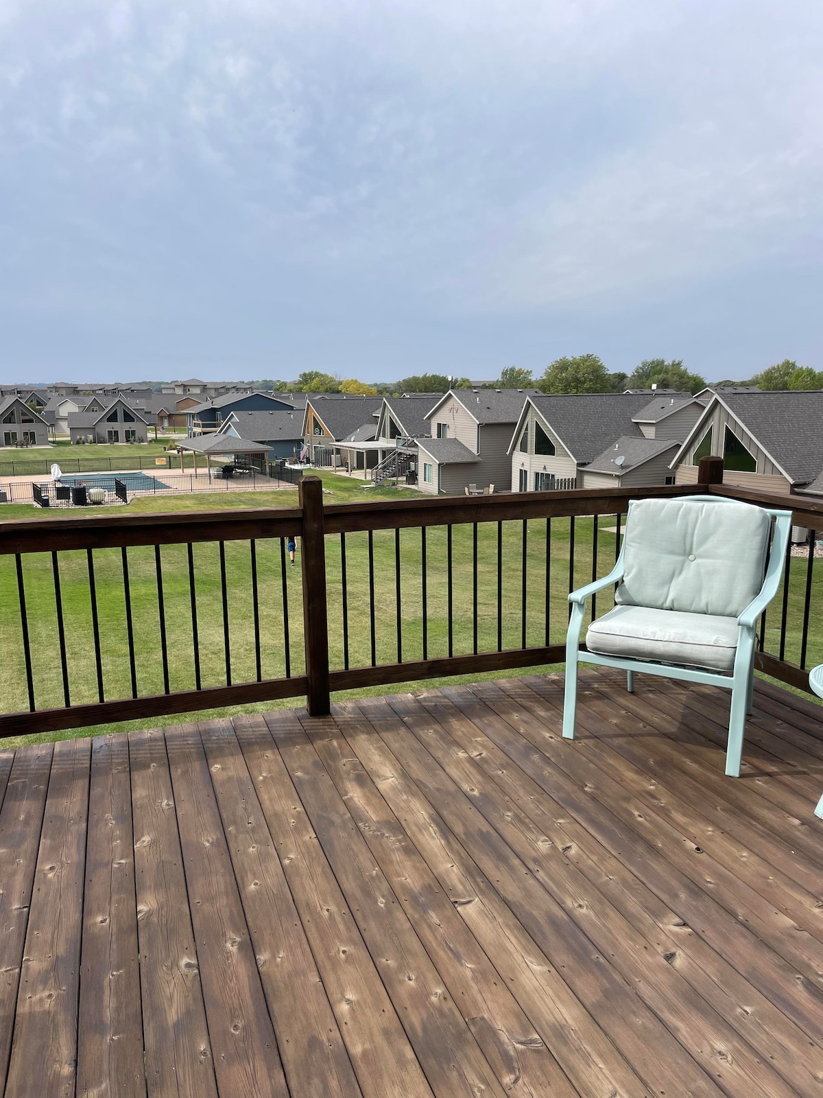 Kaz 's Cabin with Pool in Backyard