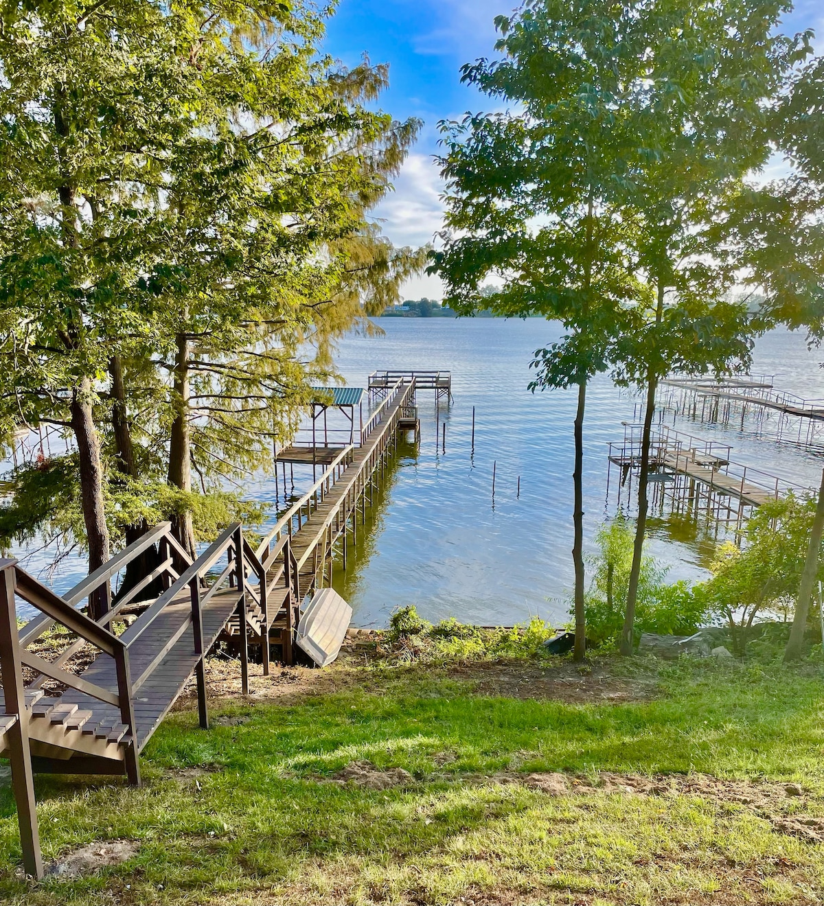 鹰湖（ Eagle Lakefront Oasis ）