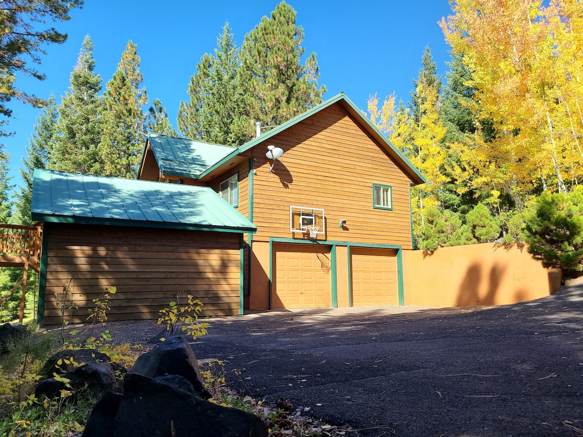 Large Mountain Home Near Lakes