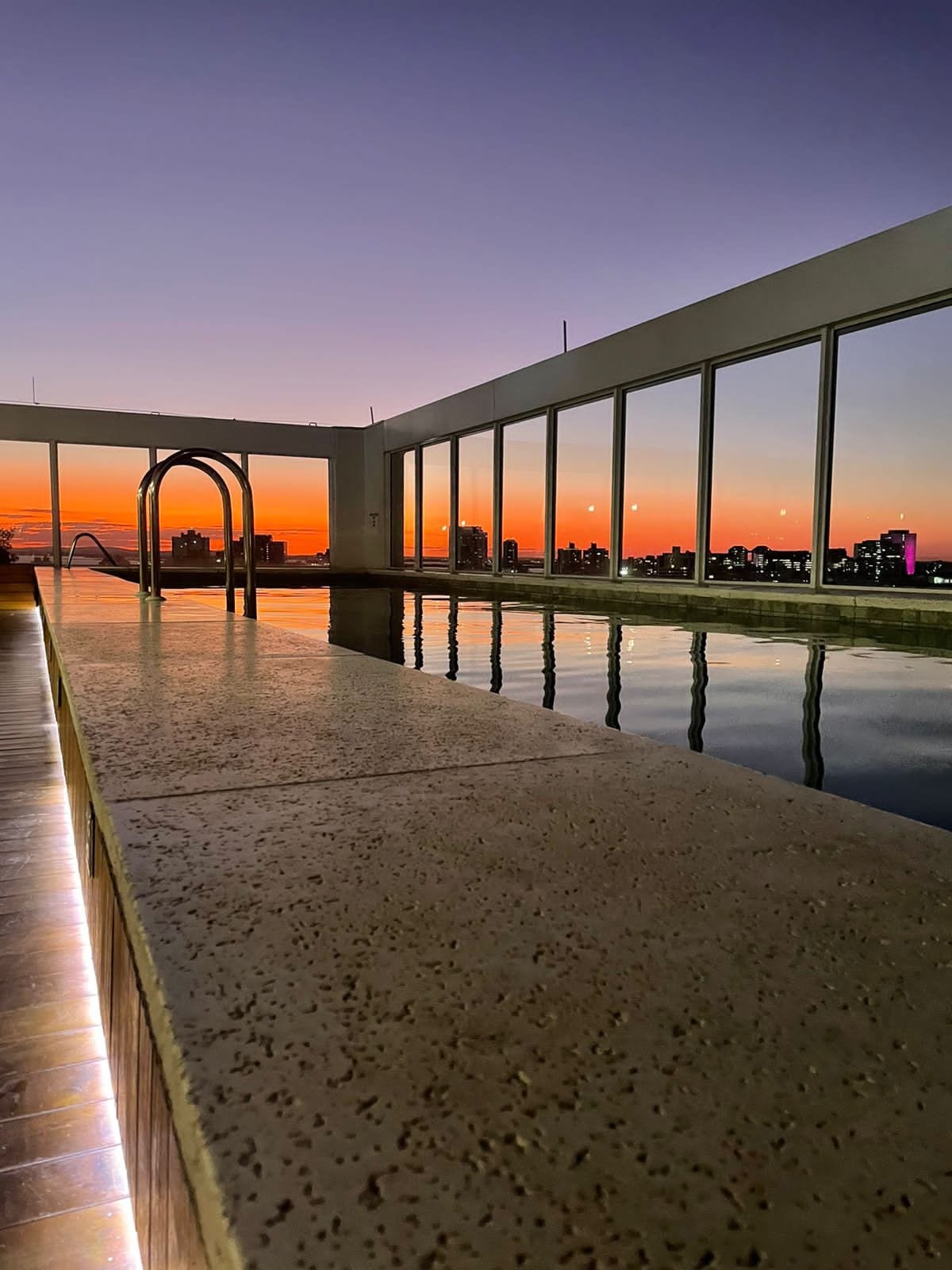 Apartamento com Piscina aquecida próx. ao Guaíba