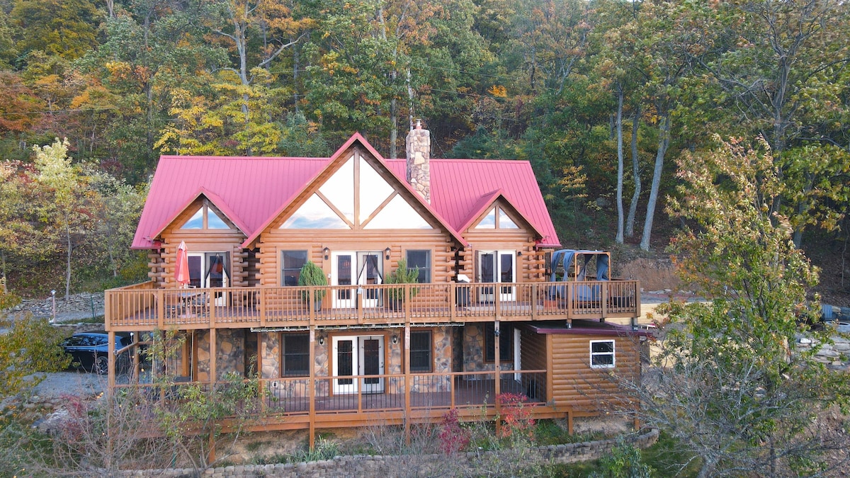Charming Cabin, Hot Tub, Infinity View, Game room