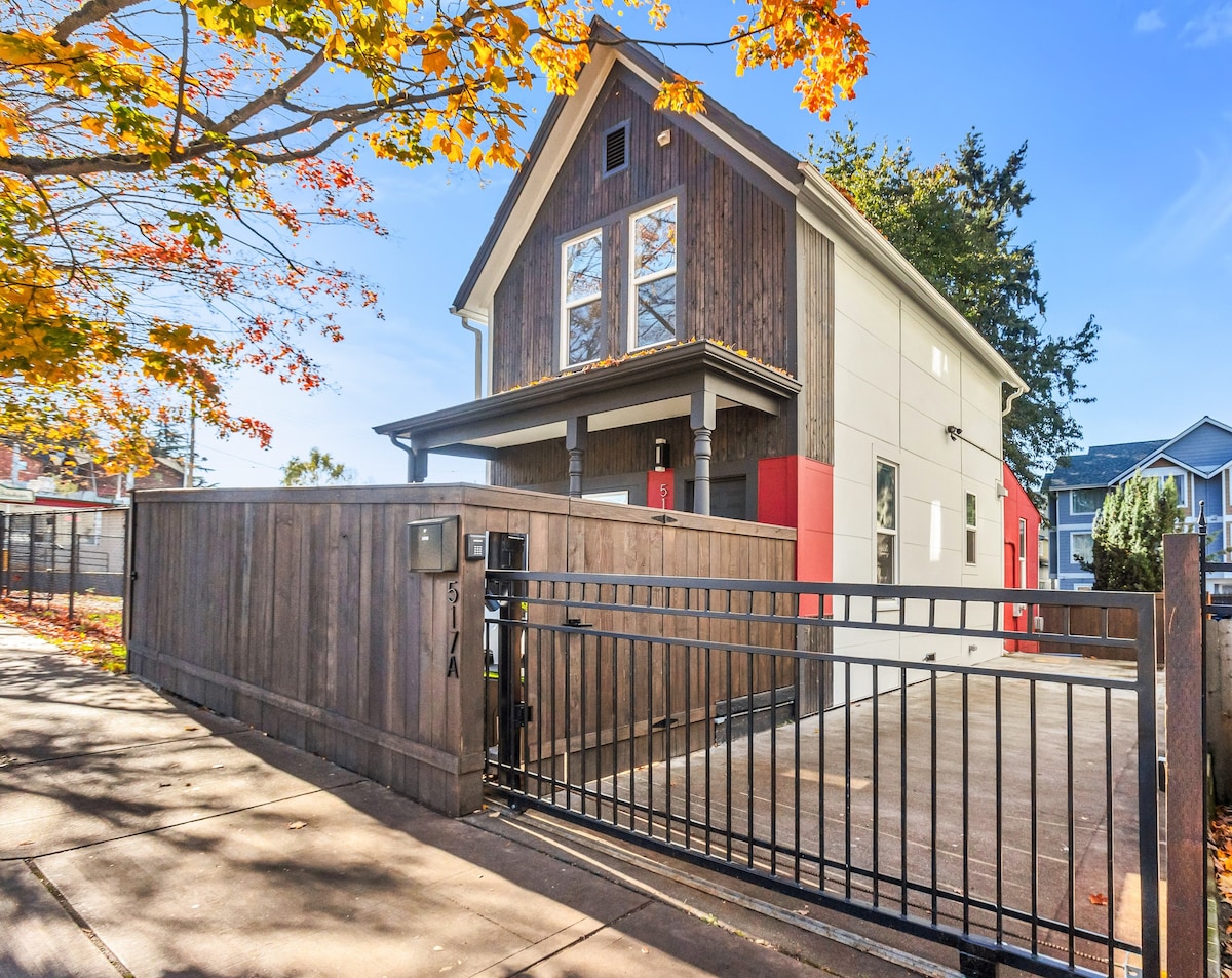 3BR 2BA|Cozy Fall Modern Home in Central District