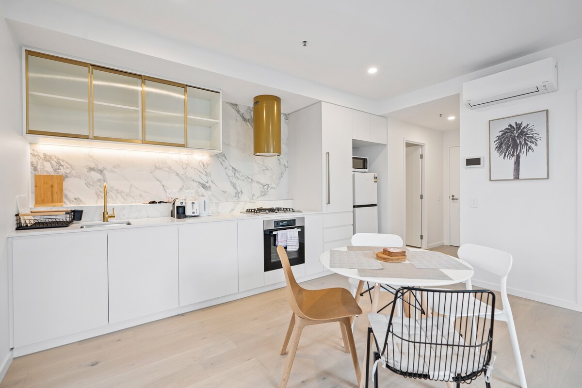 Five-Star Luxury Apt in Heart Of Box Hill 2B2B1C