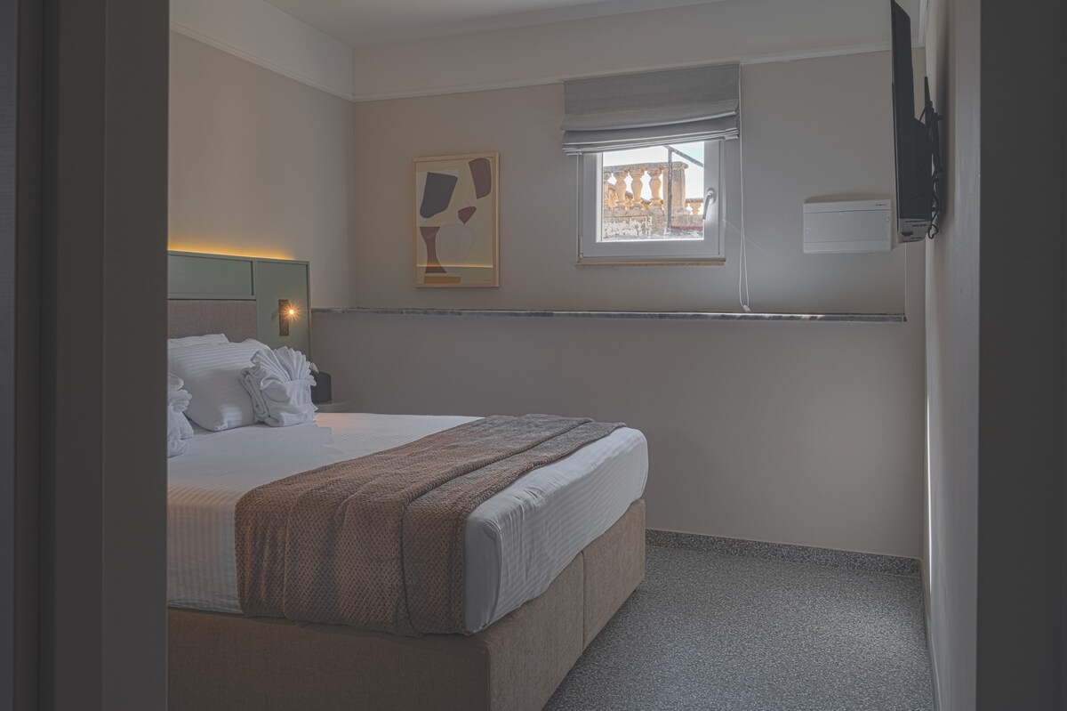 Standard Queen double or twin beds private room