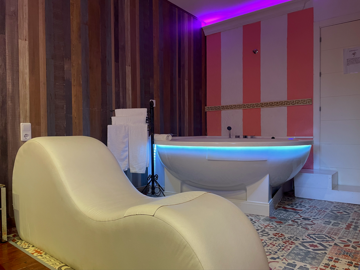 Suite Rosa con Jacuzzi