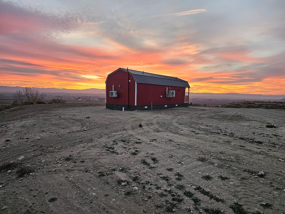 Sunset Ranch Cottage with Views