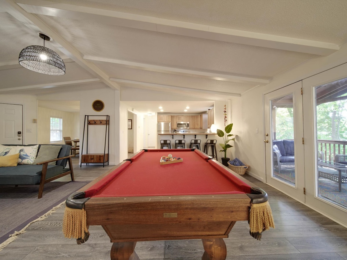 Warm Days & Cool Knights- Firepit- Pool Table- LKN