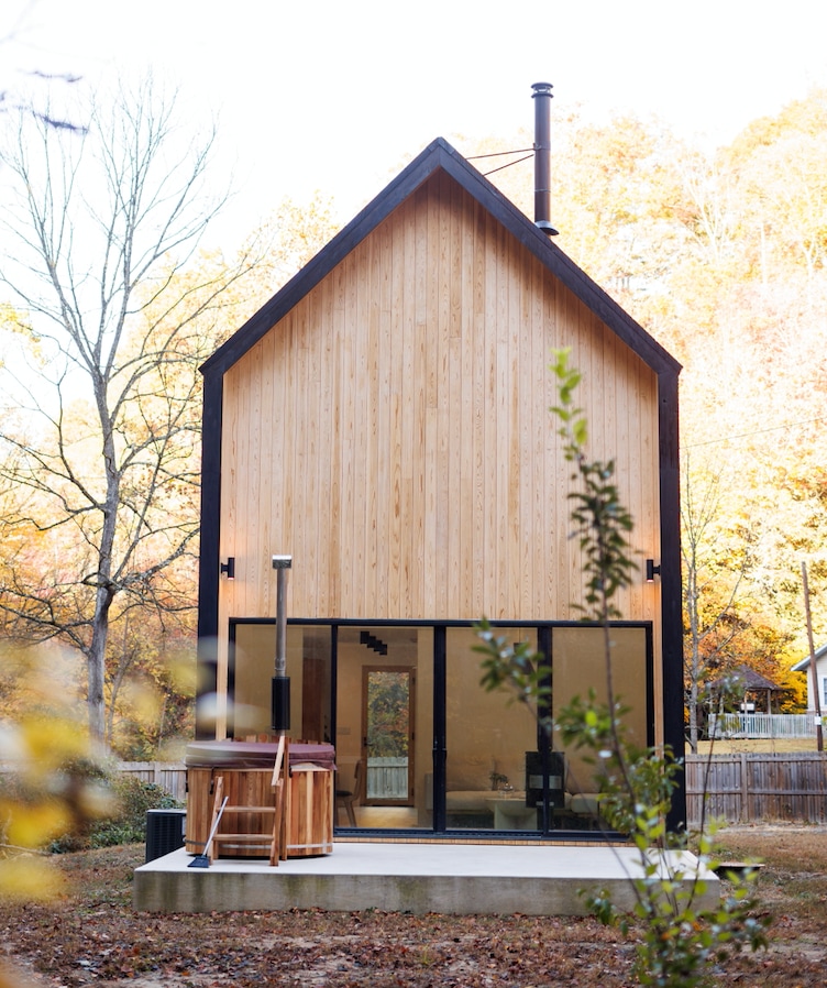 The Hutch - Modern Scandinavian w/ Wood-Fired Tub