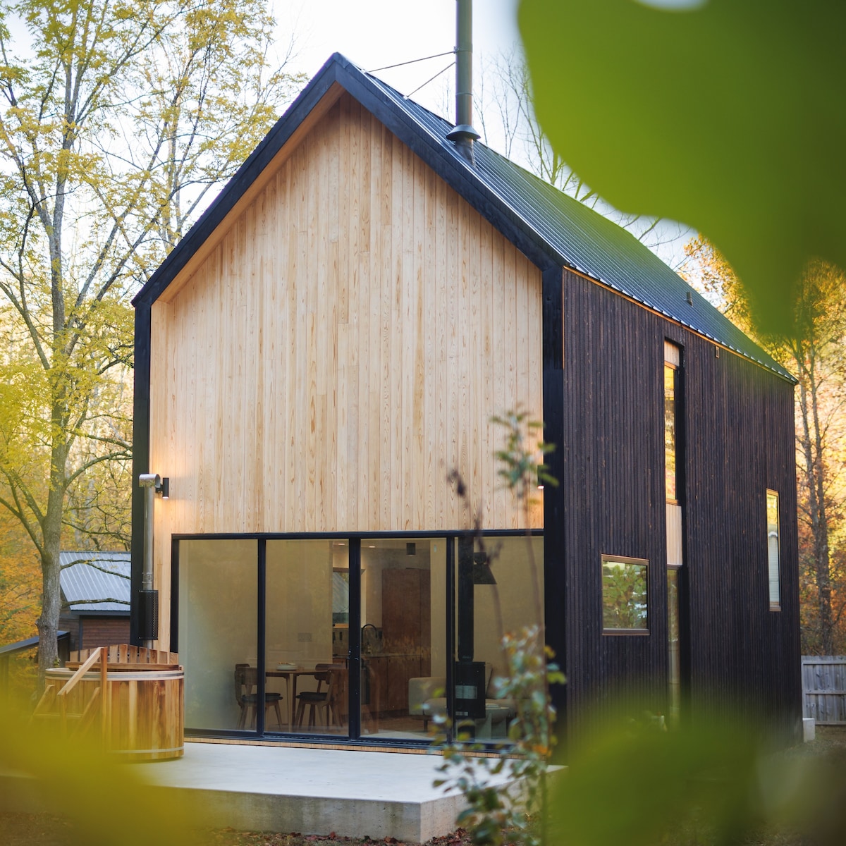 The Hutch - Modern Scandinavian w/ Wood-Fired Tub