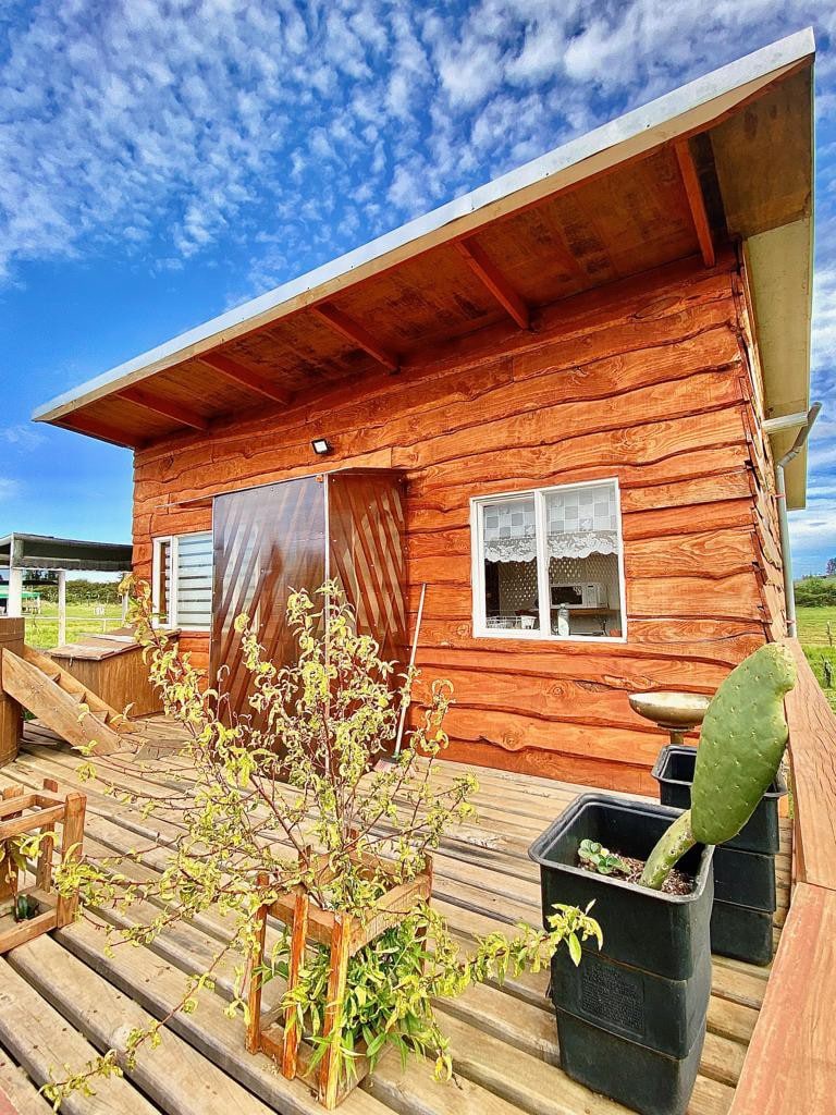 Cabaña en el campo con tinaja y piscina