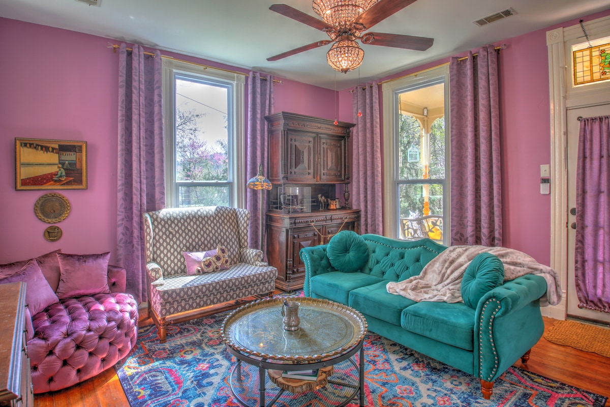 Enchanting 1901 Victorian + Walk to Bathouse Row!