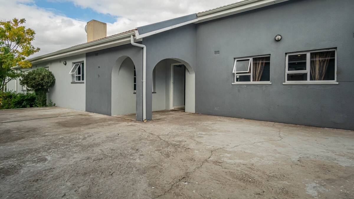 18 bed house in Bellville