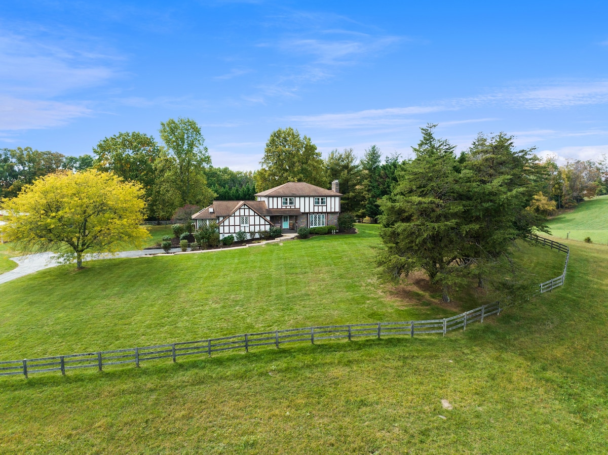 51 Acre Farmhouse - Your Nature Retreat Awaits!