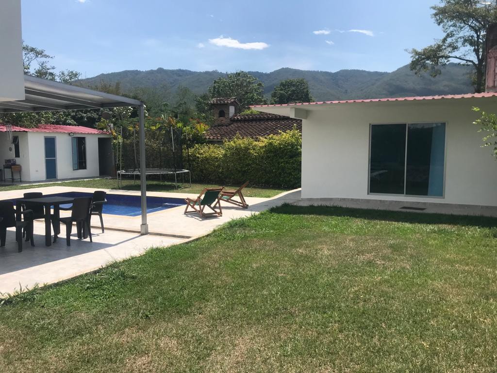 Casa con piscina en Guaduas
