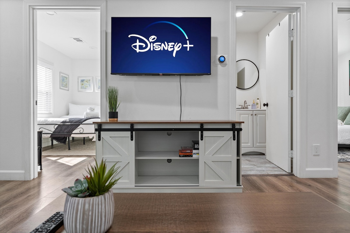 15min Disney! New, modern 3br