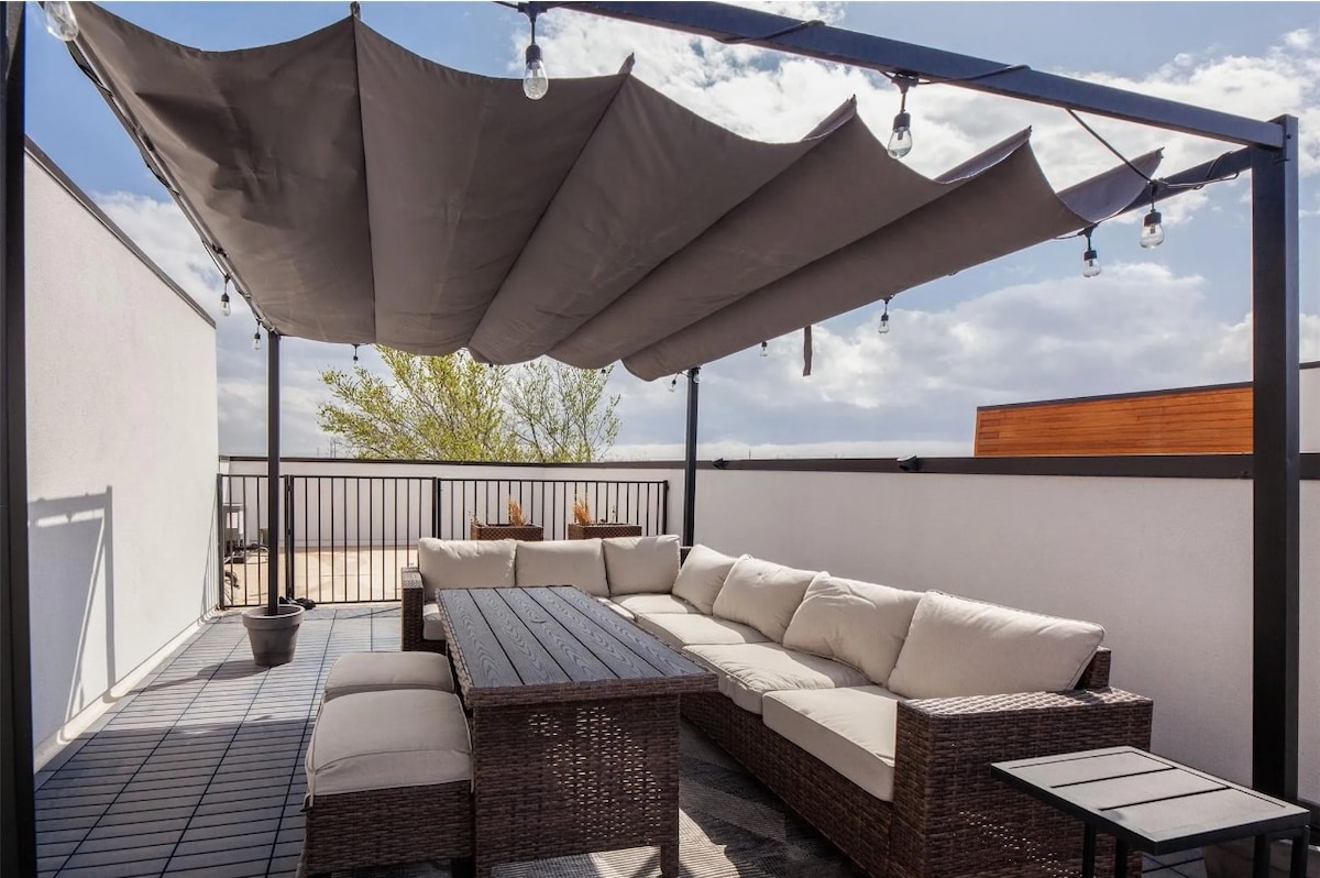 Luxury Living +Rooftop Terrace +Views Dallas Downt