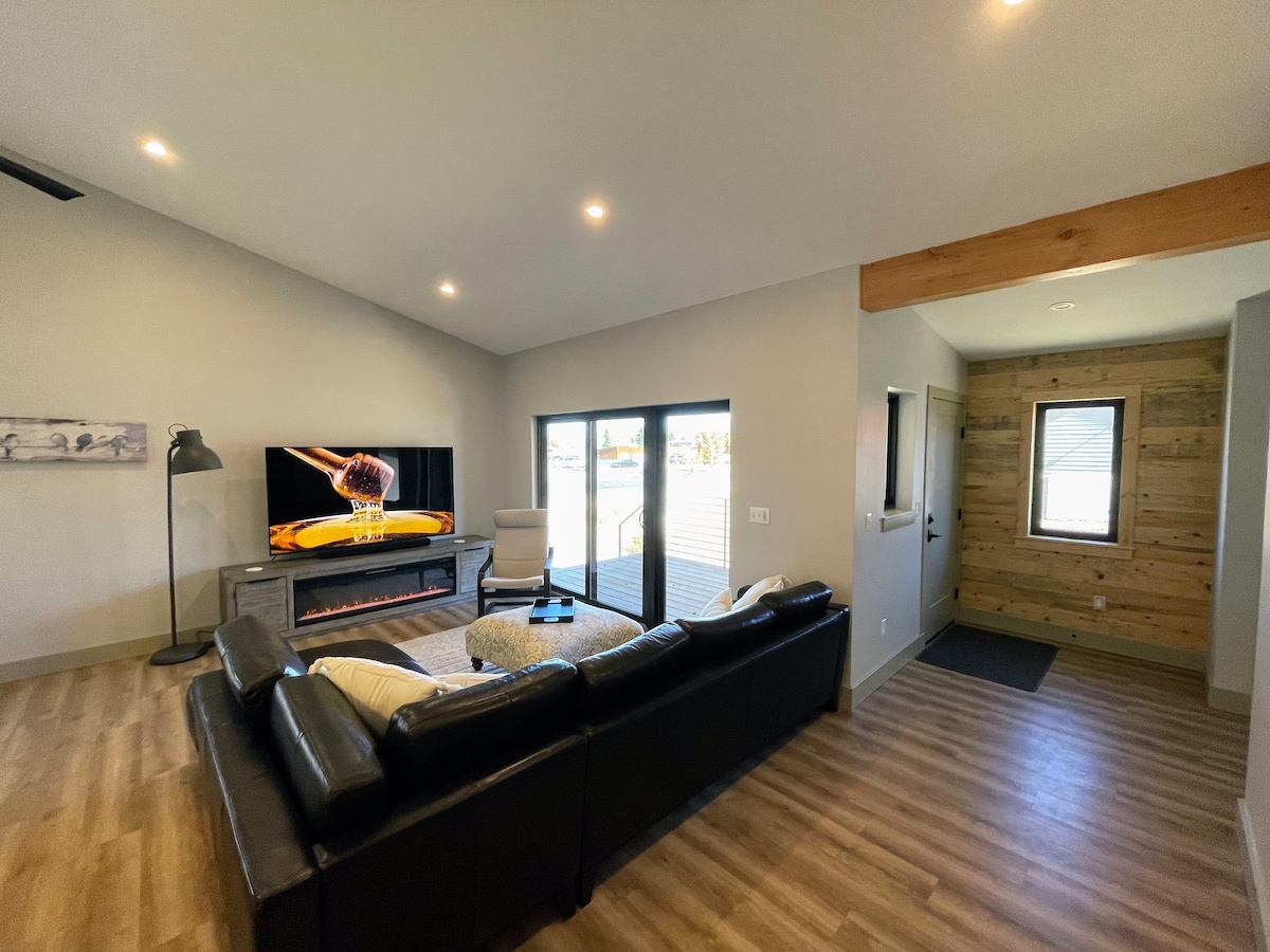 New Modern Mountain House in Gunnison/CB!