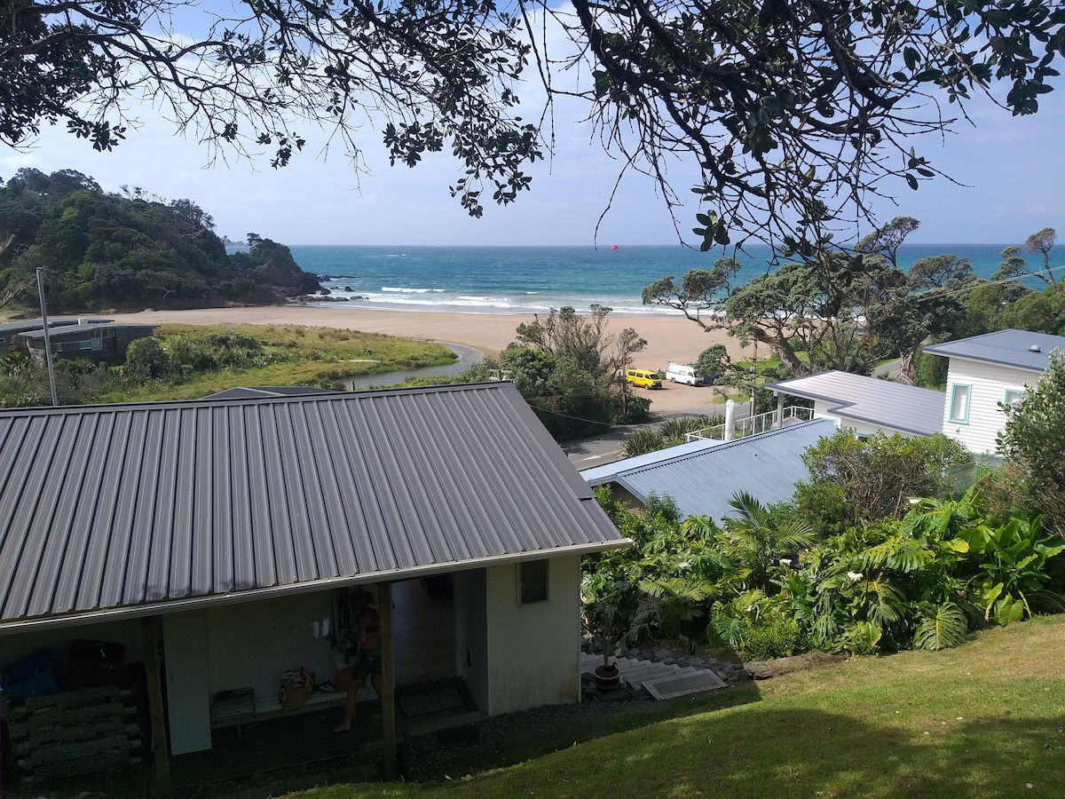 Sandy Bay bach