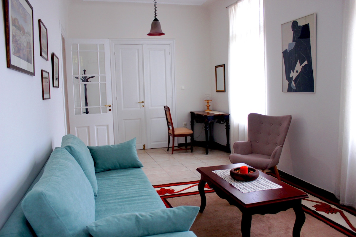 Calliope's Neoclassical Home in the heart of Plaka