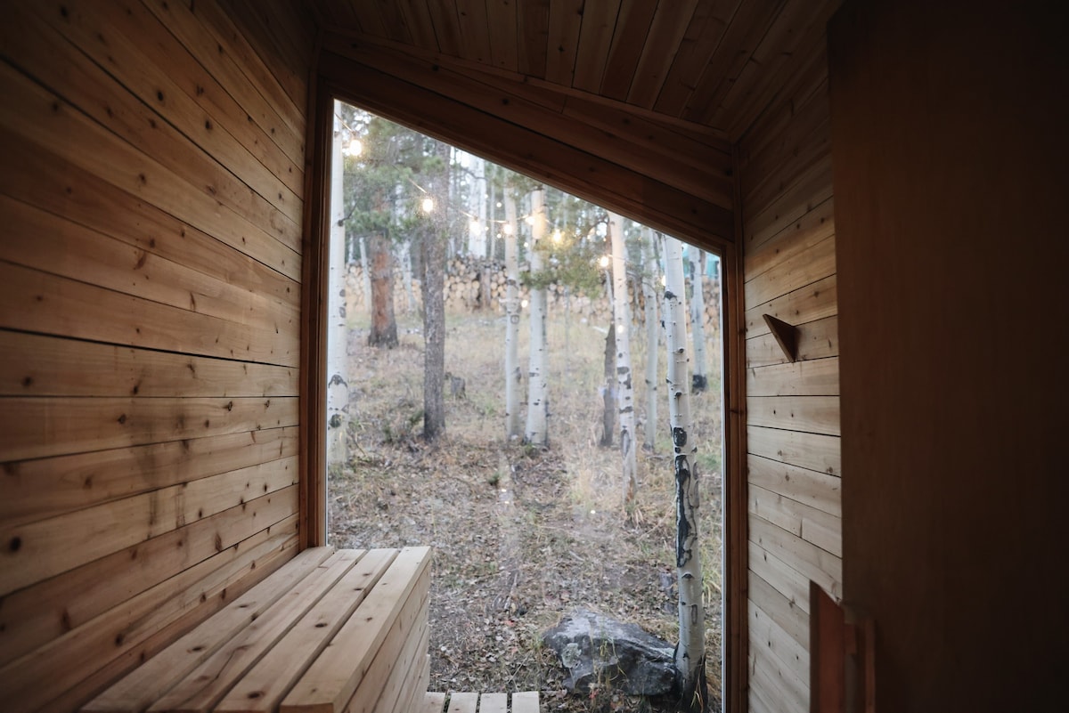 Tiny House Forest Retreat Cabin w/ Nordic Sauna