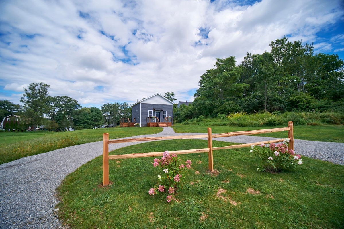 Cliodhna's Cottage - Tiny Cottage Midcoast Maine!