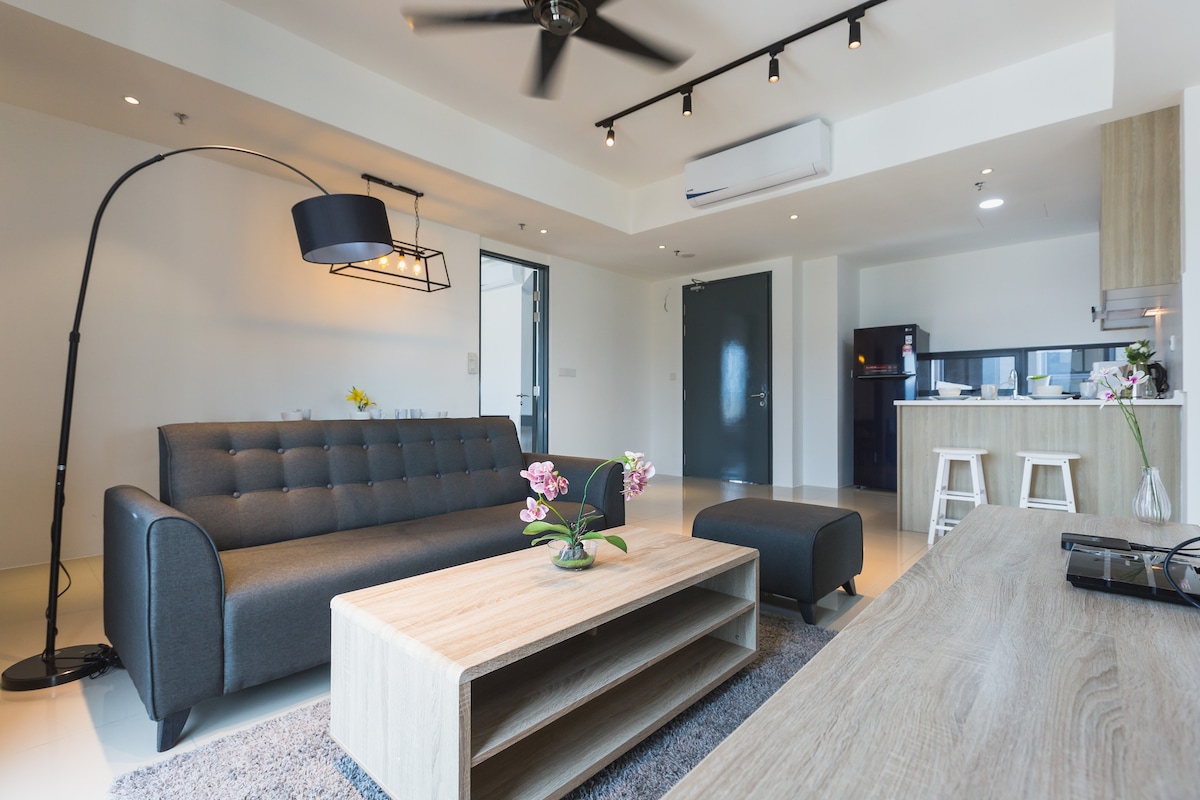 Modern 3BR Family Suite with City View 乔治市中心家庭套房
