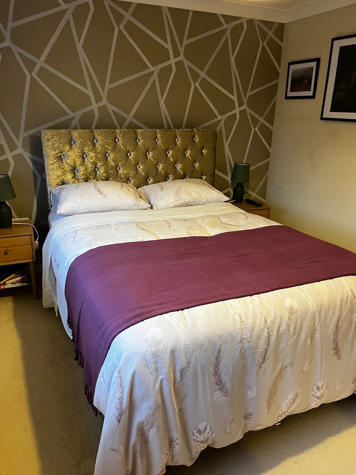 Stansted Airport - Double room overlooking garden