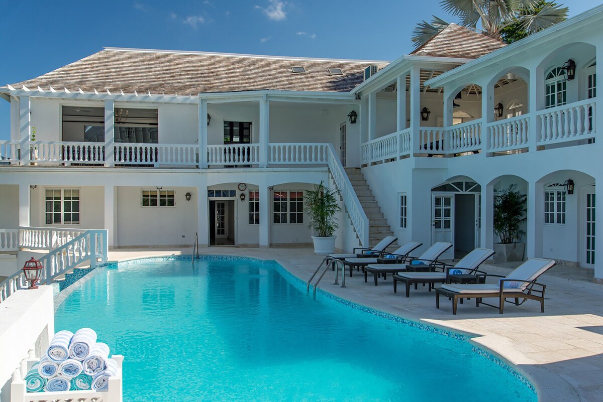 "NEW" Villa Amana - Up to 20 persons, Montego Bay