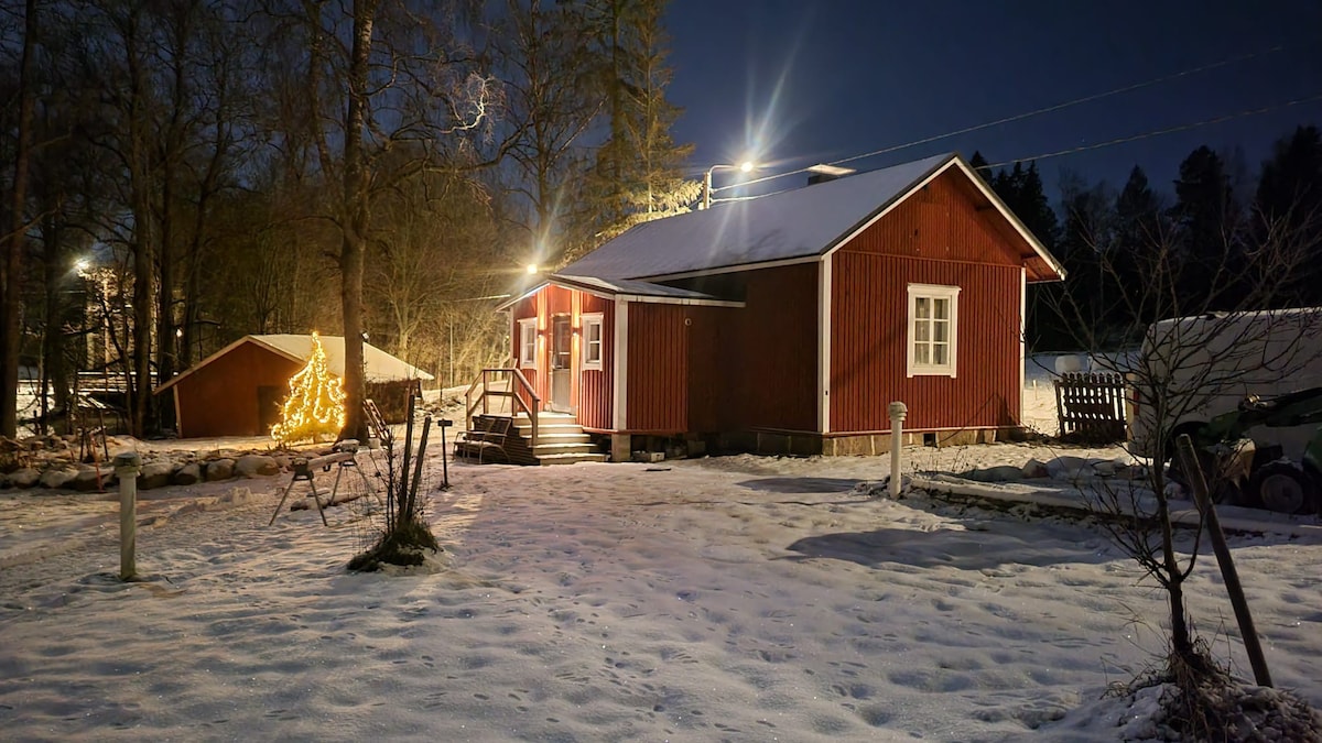 Nuuksio的舒适68平方米小屋。