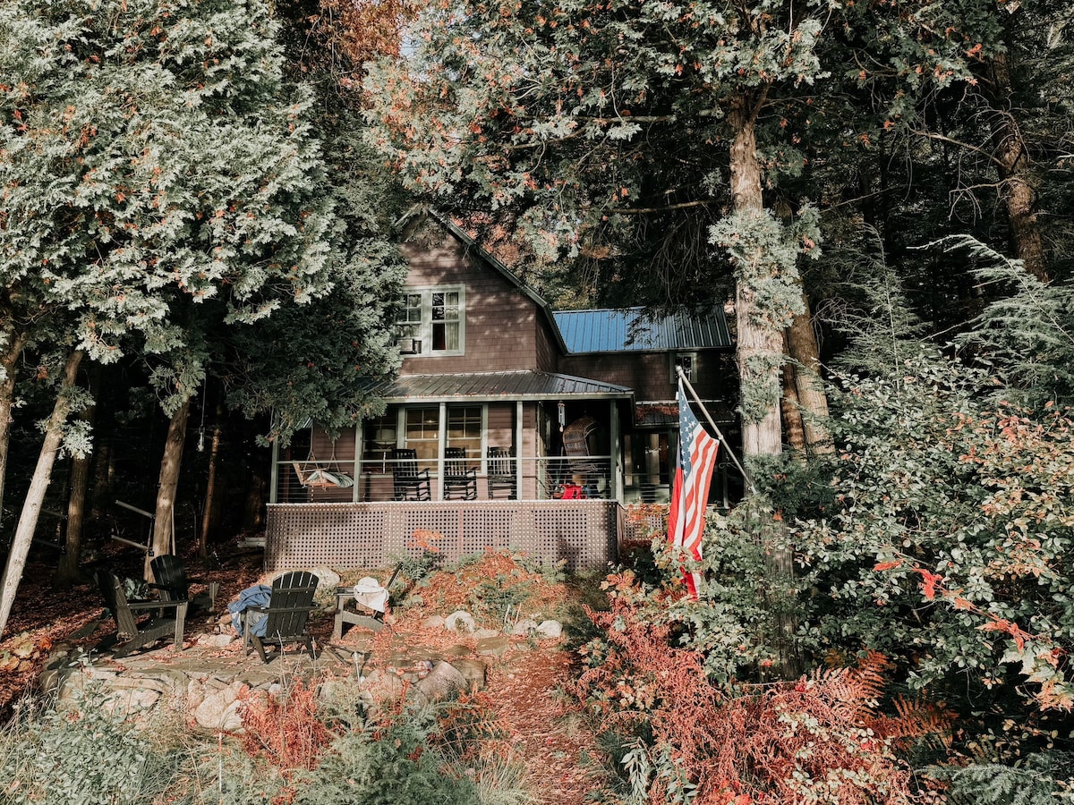 Cozy Lake Cabin - Long Lost Lodge