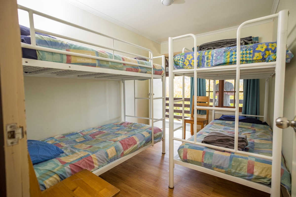 Rent-a-YHA Pittwater Eco Sydney