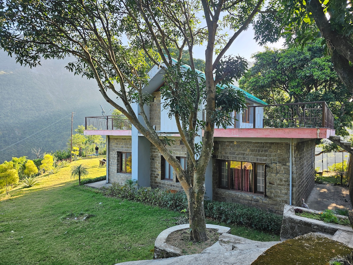 Taliya Homestay- Vintage 2BHK