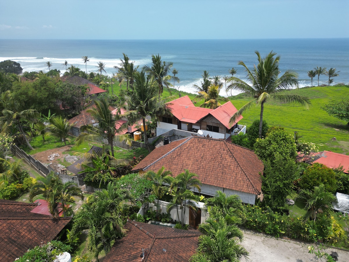 Private Pool Oasis near Balian Beach