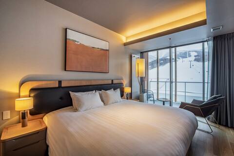 3BR Penthouse Residence with Resort View in Furano