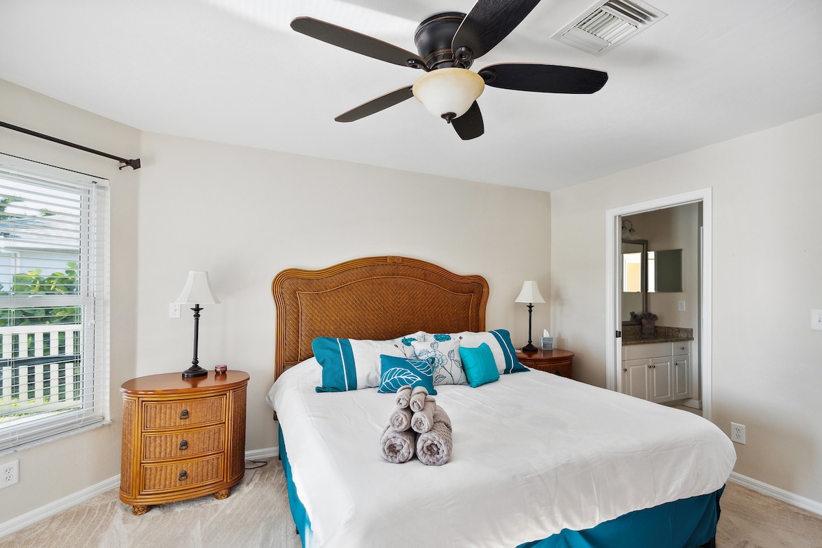 Cape Coral Comfort: Your 3BR Family Getaway!