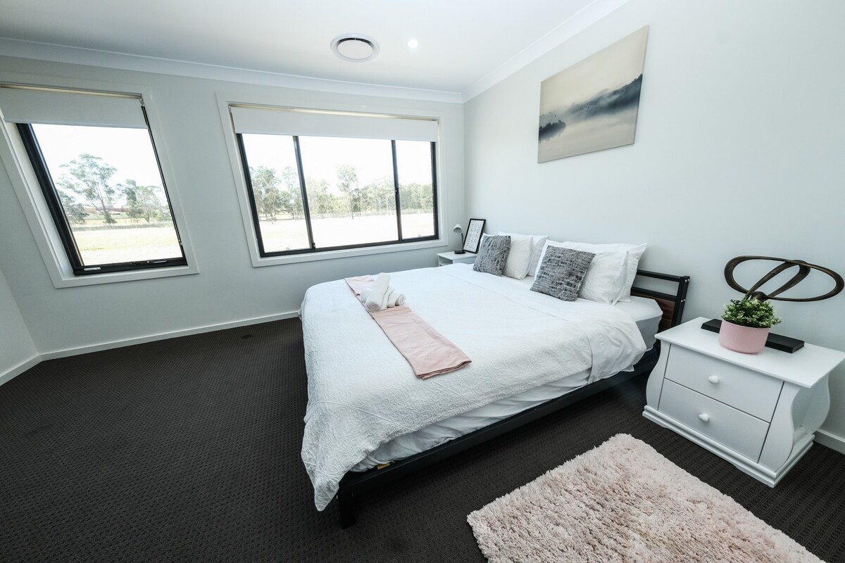 Sydney northwest 4 bed 2 level, Close marsden park