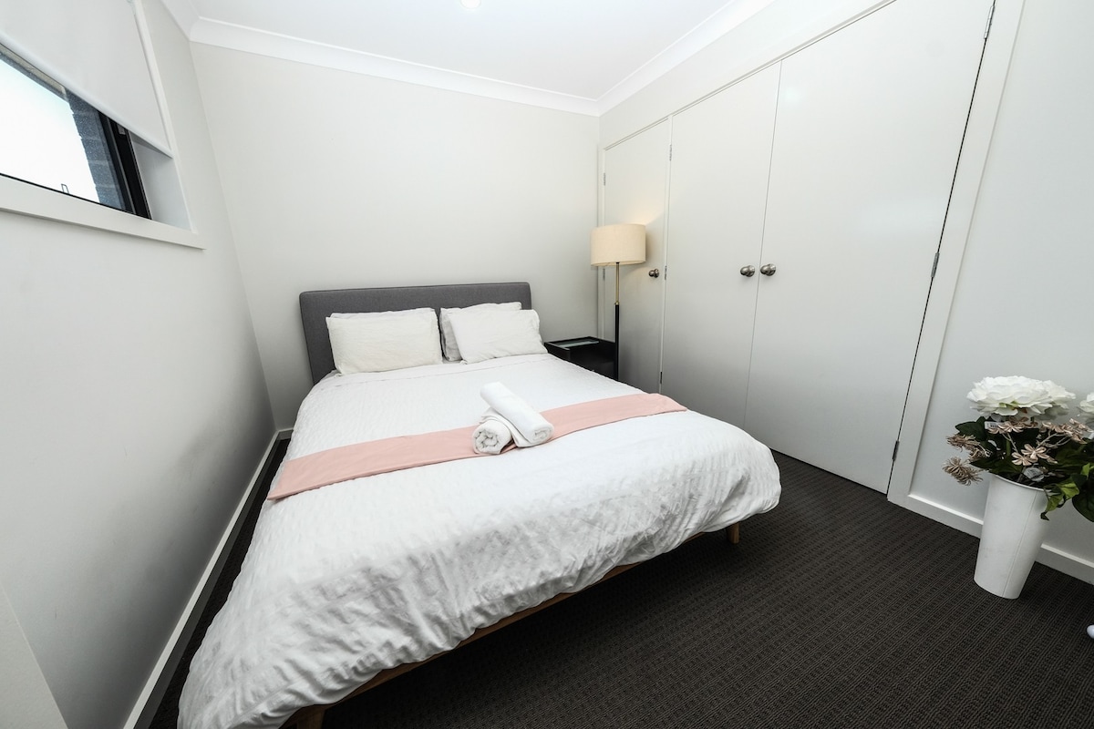 Sydney northwest 4 bed 2 level, Close marsden park