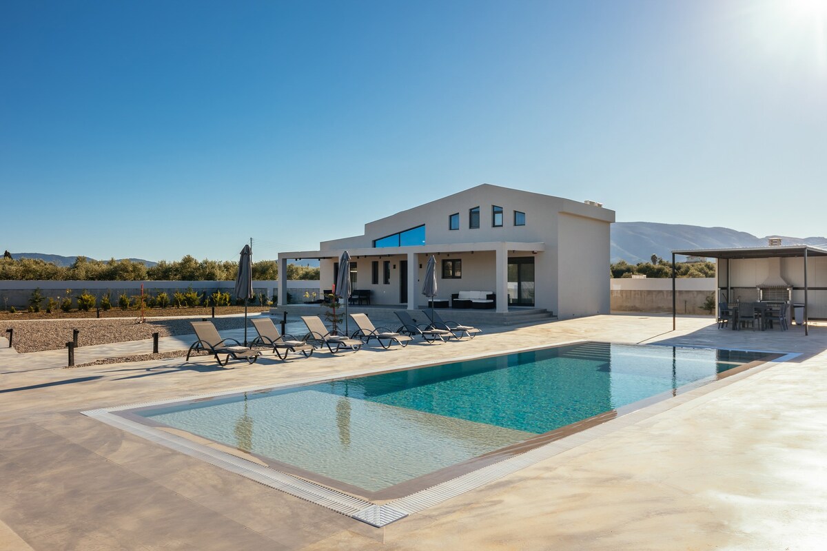 Villa Samantha - 3 Bedrooms & Private Pool