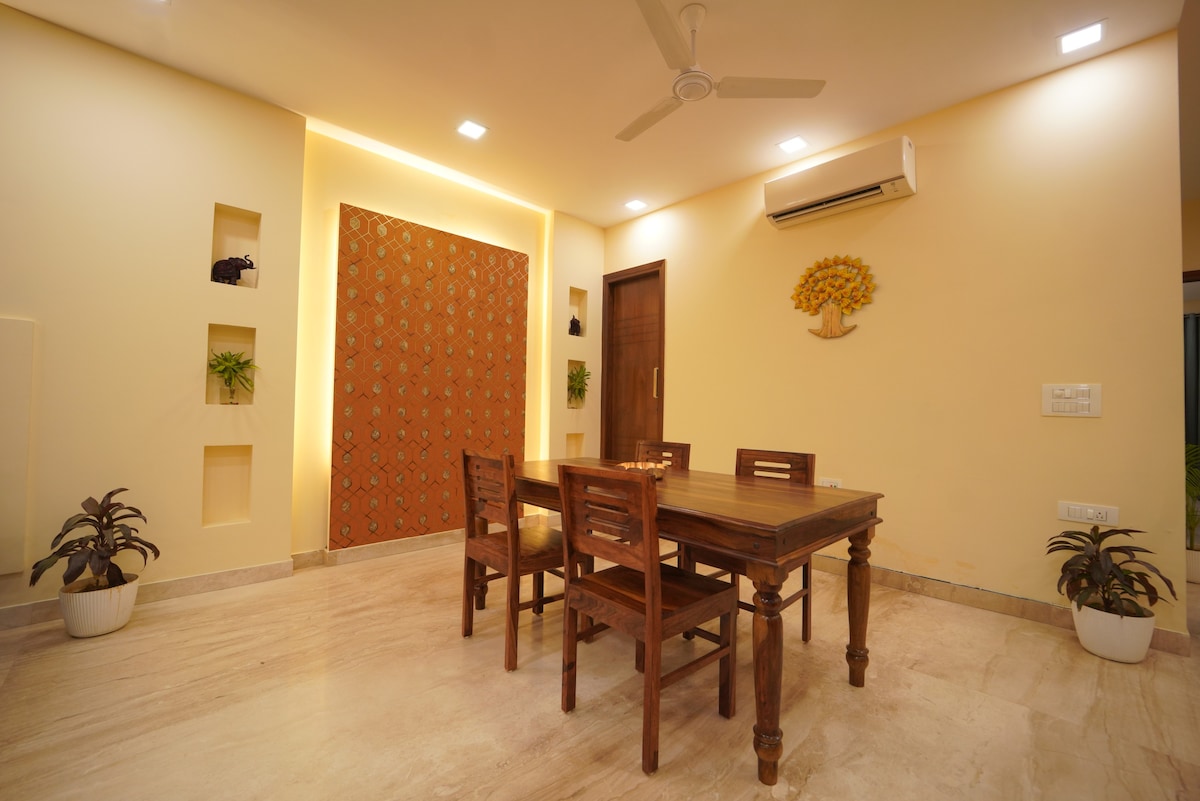 Cozy 3BHK Luxury Apartment n/b south point mall,gg