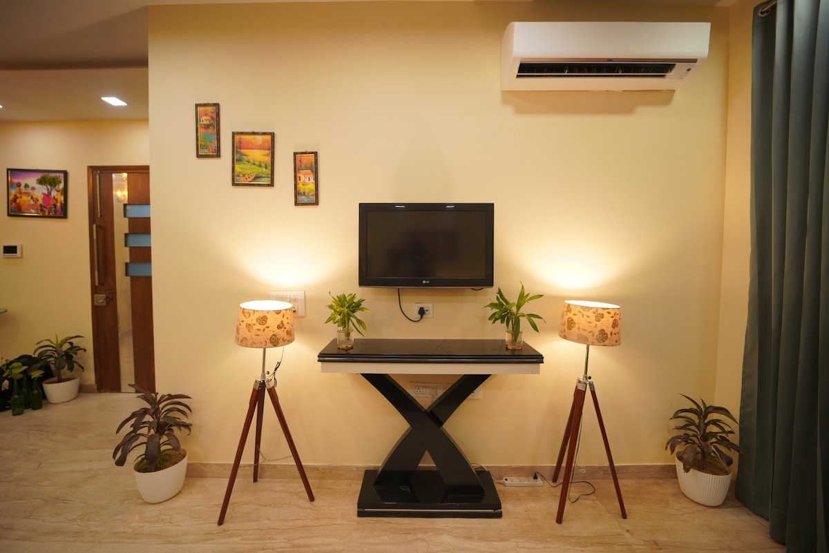 Cozy 3BHK Luxury Apartment n/b south point mall,gg