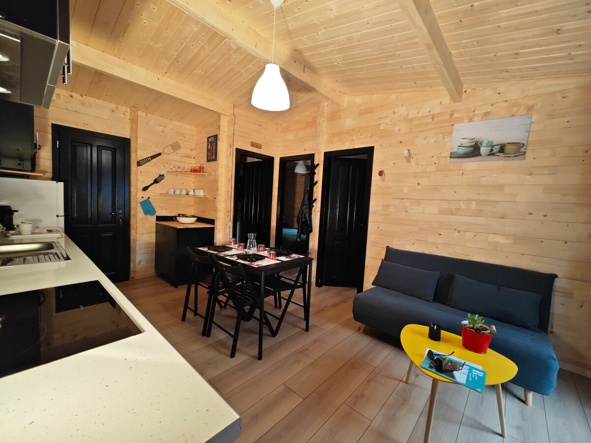 Chalet du loup de 35m² avec jacuzzi