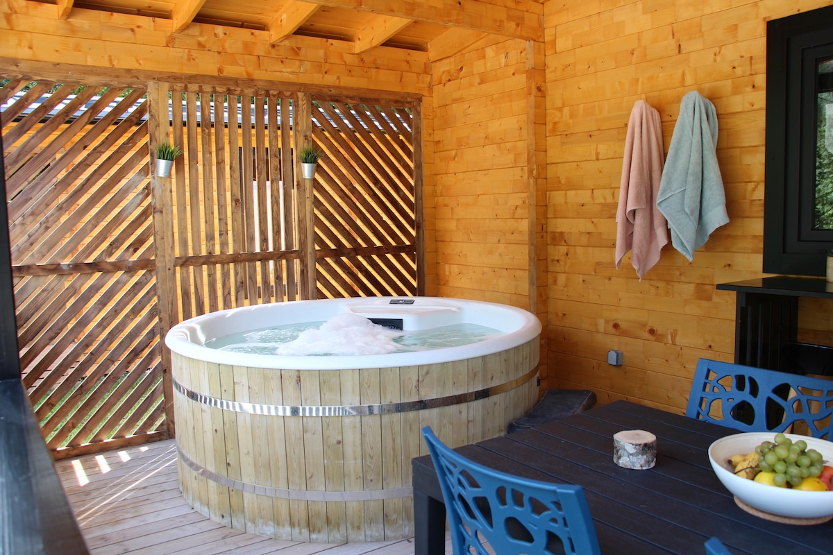 Chalet du loup de 35m² avec jacuzzi