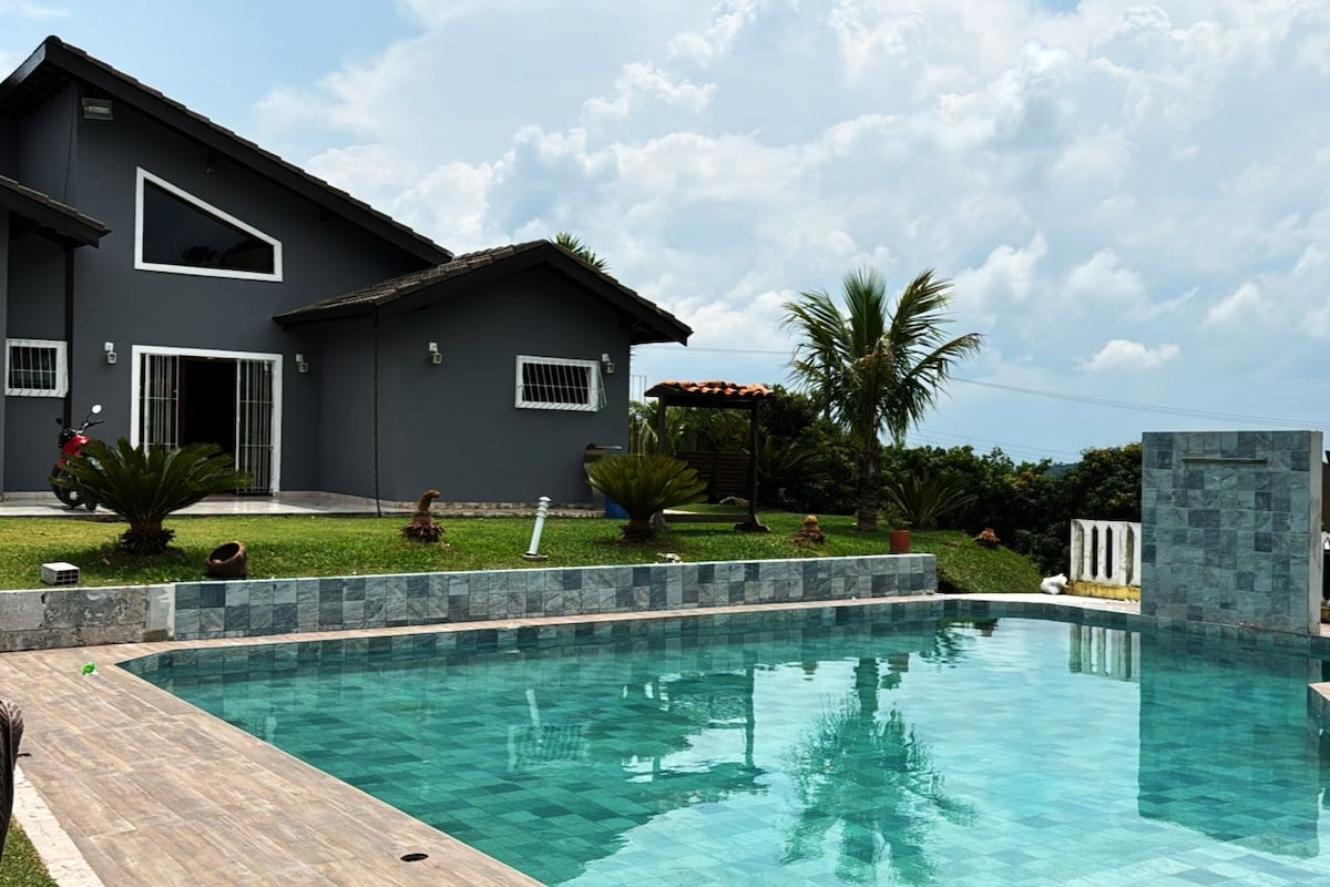 Chácara em Atibaia com Piscina para 25 Pessoas