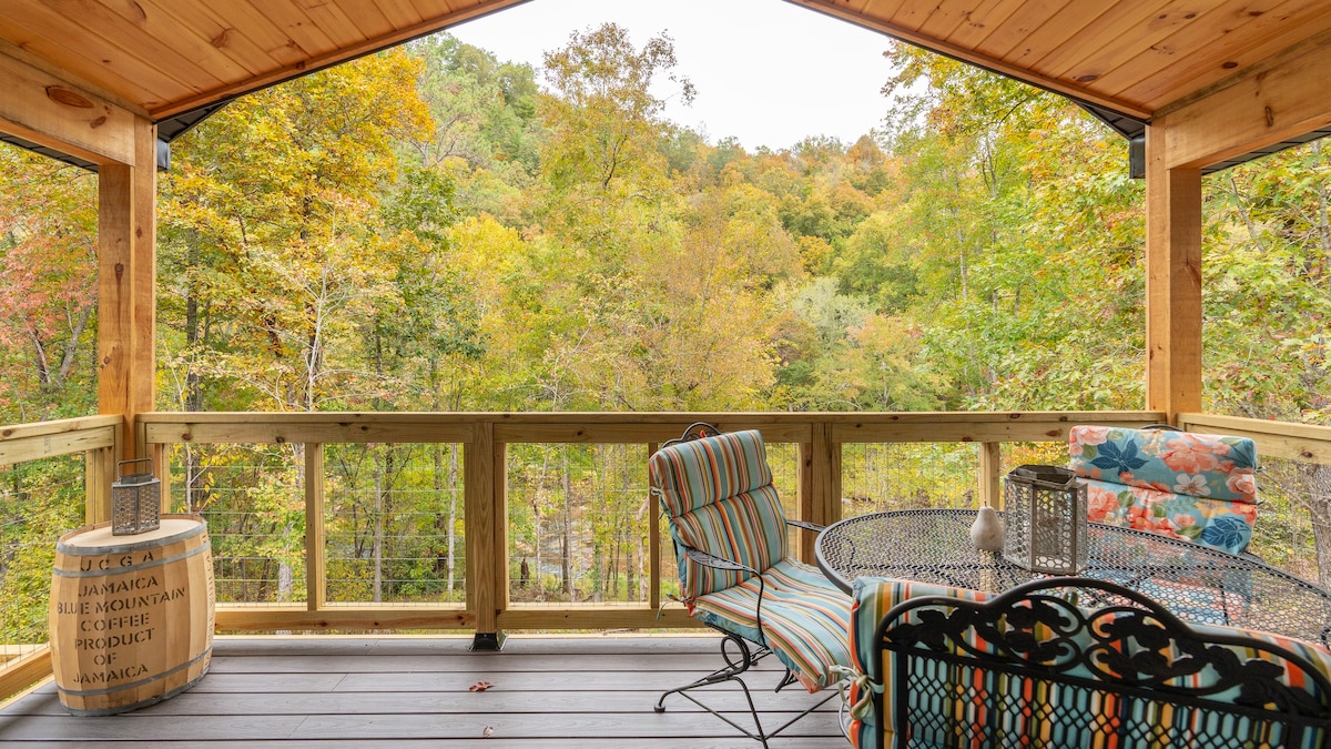 Riverfront Cabin by Carters Lake