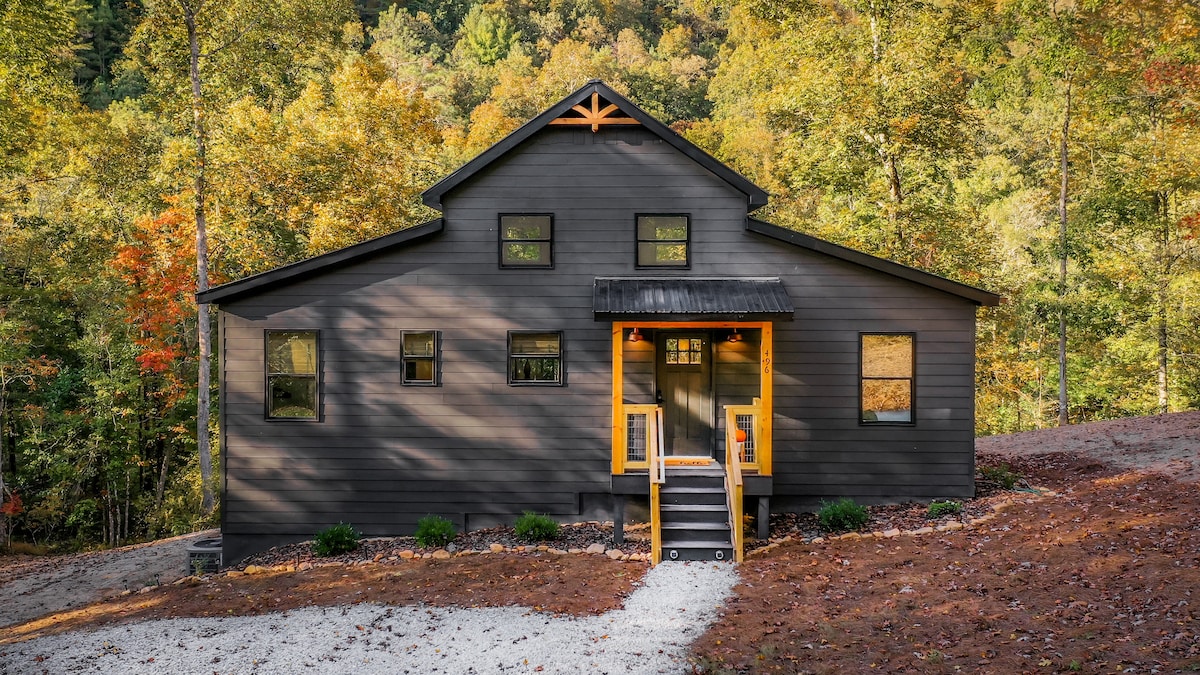 Riverfront Cabin by Carters Lake