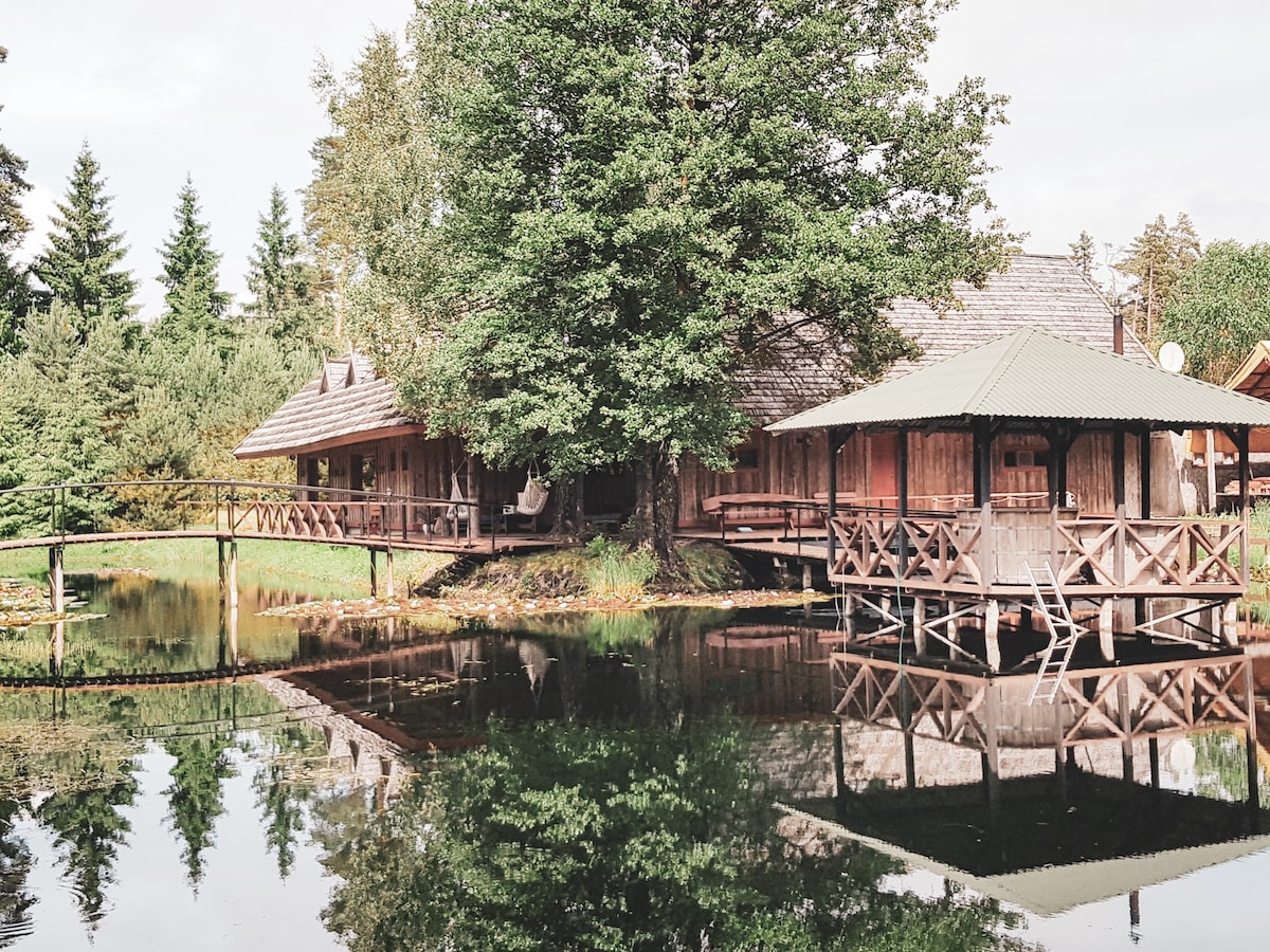 Spacious lodge in the forest