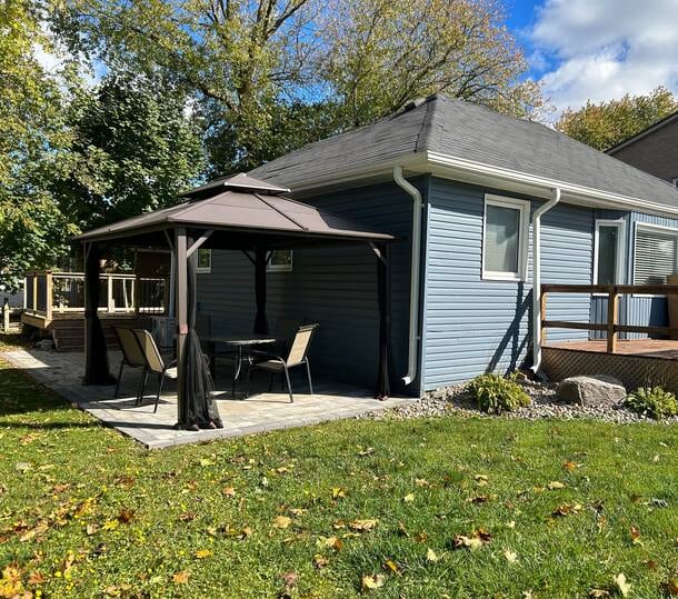 Amazing Cottage Close to beautiful 
lake Simcoe