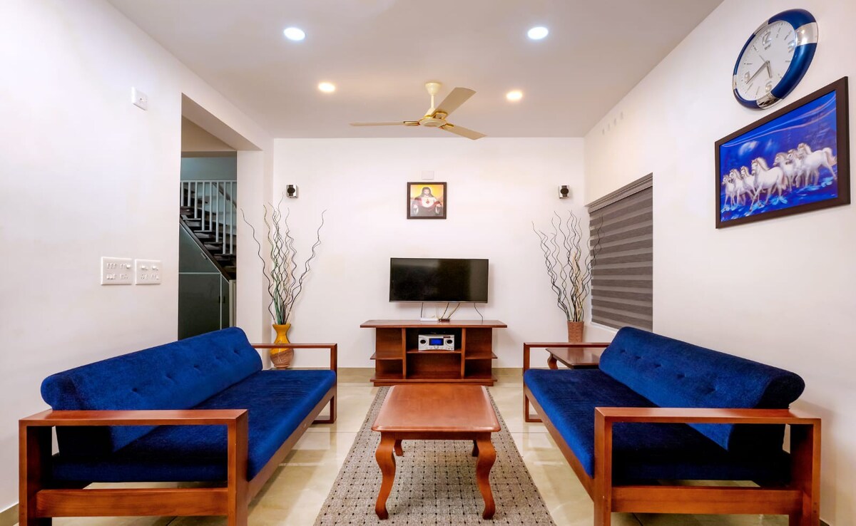 Luxury Pool Villa Athirapilly