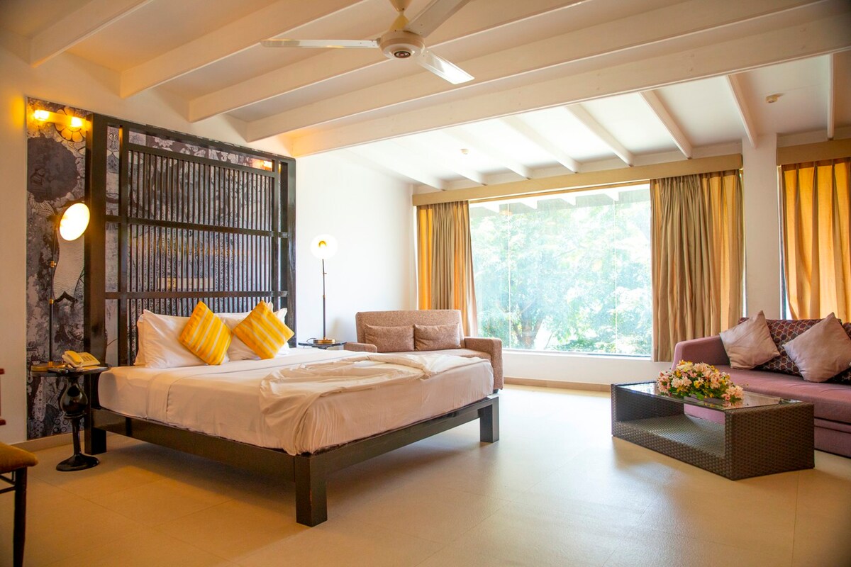 Suite With CP at Thilanka Kendy